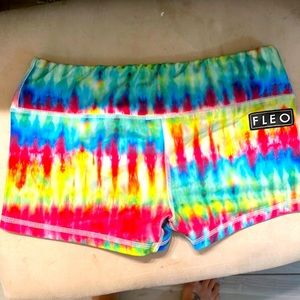 Discontinued patter. Rainbow Fleo!